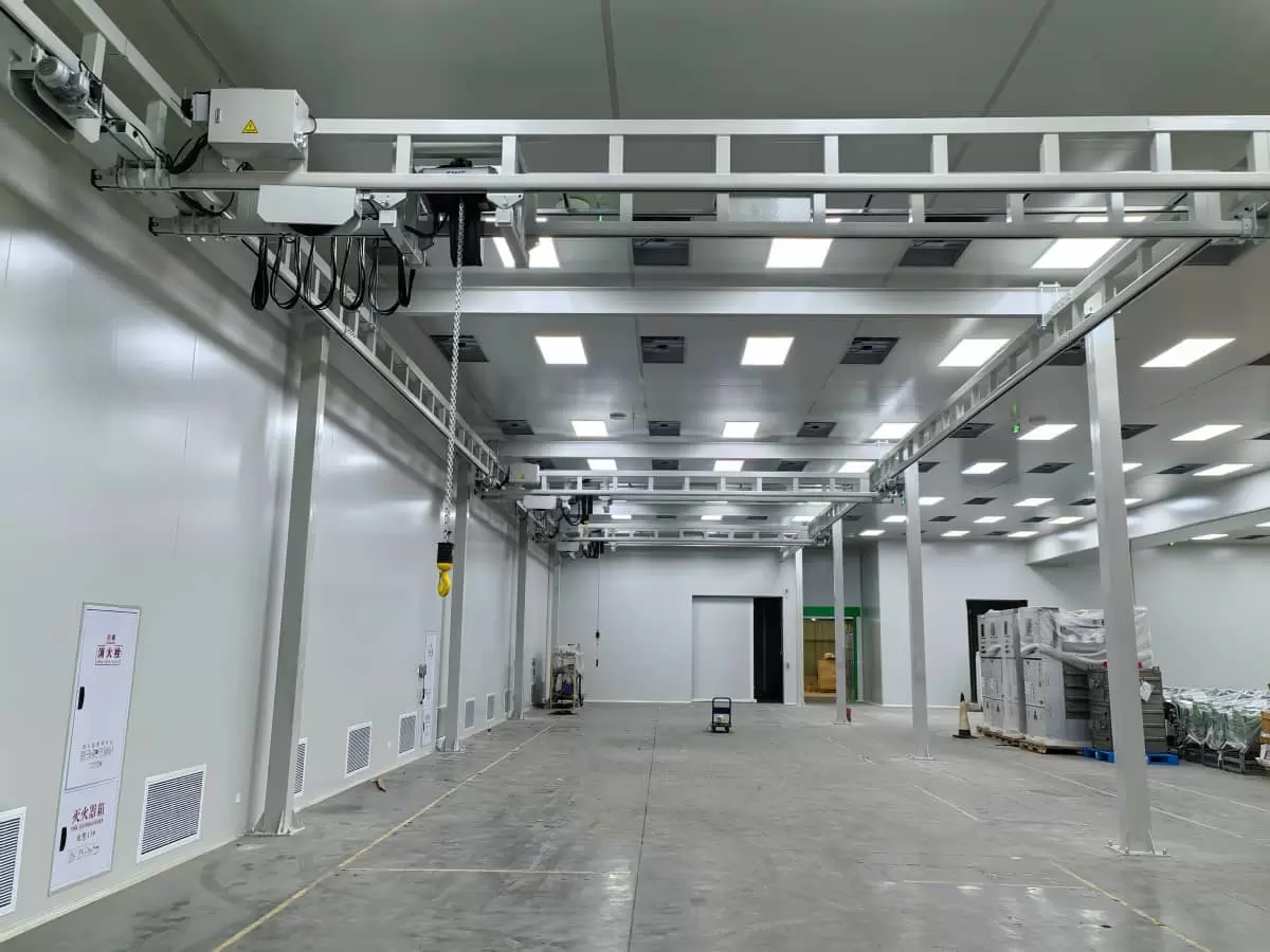 KBK-Leichtkransystem für die Materialhandhabung an Arbeitsplätzen