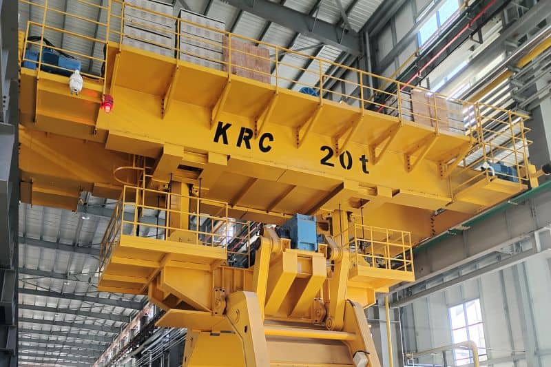 Smart crane for metallurgical casting